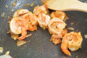 shrimp with garlic in a wok