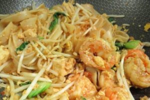 penang char kway teow with sauce and chive