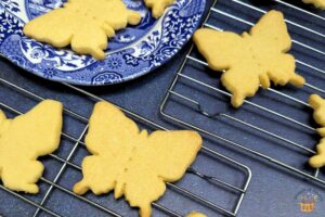 easy shortbread cookies on a wire rack