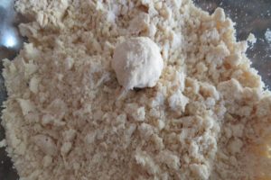 The flour-oil mixture