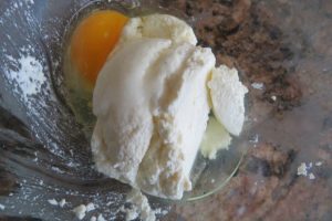 add egg for the ricotta sauce