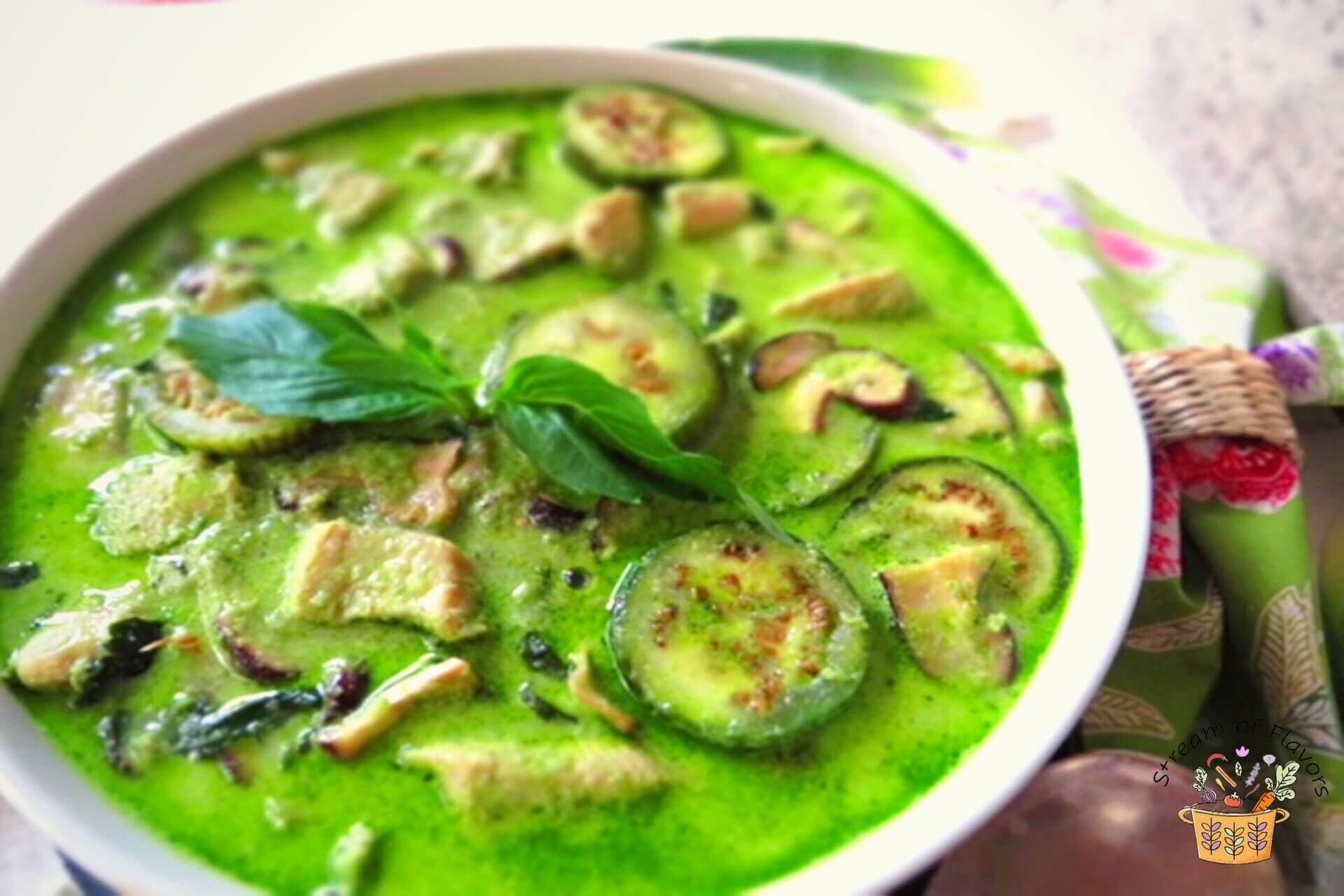 green curry recipe with chciken in a bowl