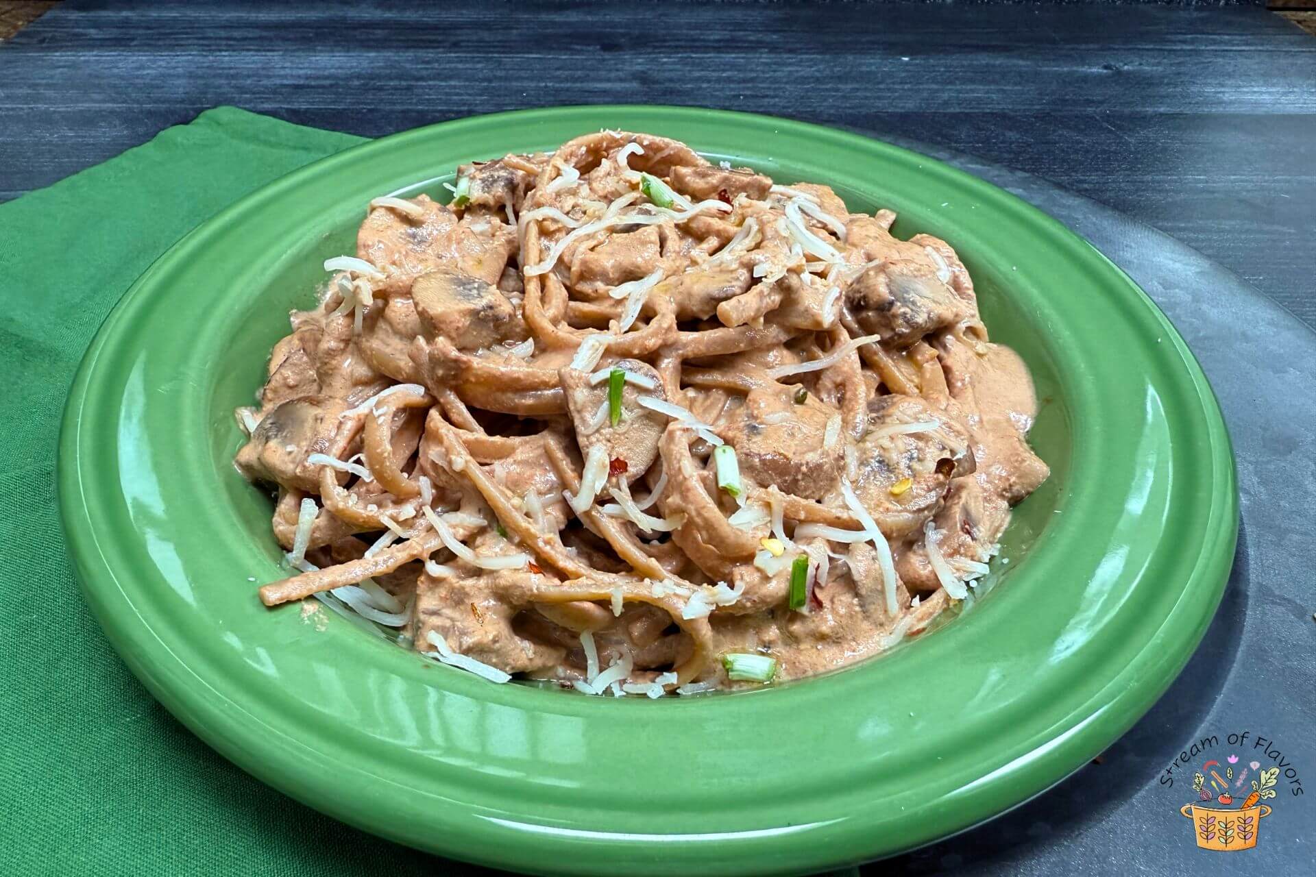linguine with mushrooms recipe in a green pasta bowl
