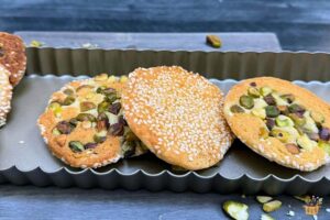 barazek cookies in a tray