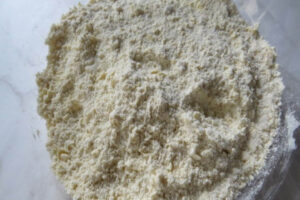 flour mixed with butter resembles breadcrumbs