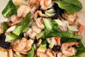 shrimp with bok choy and fungi