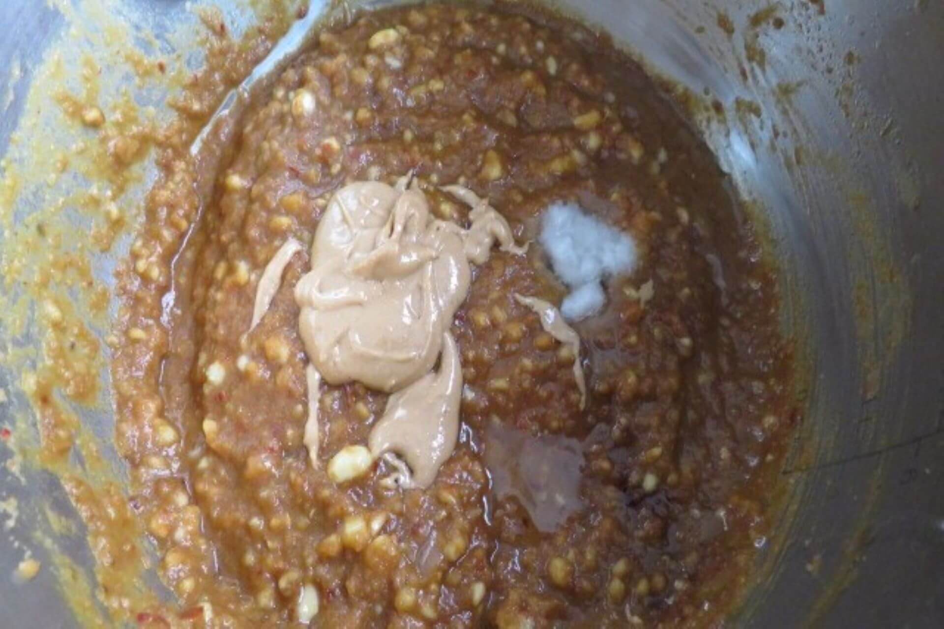 satay sauce with peanut butter and coconut oil