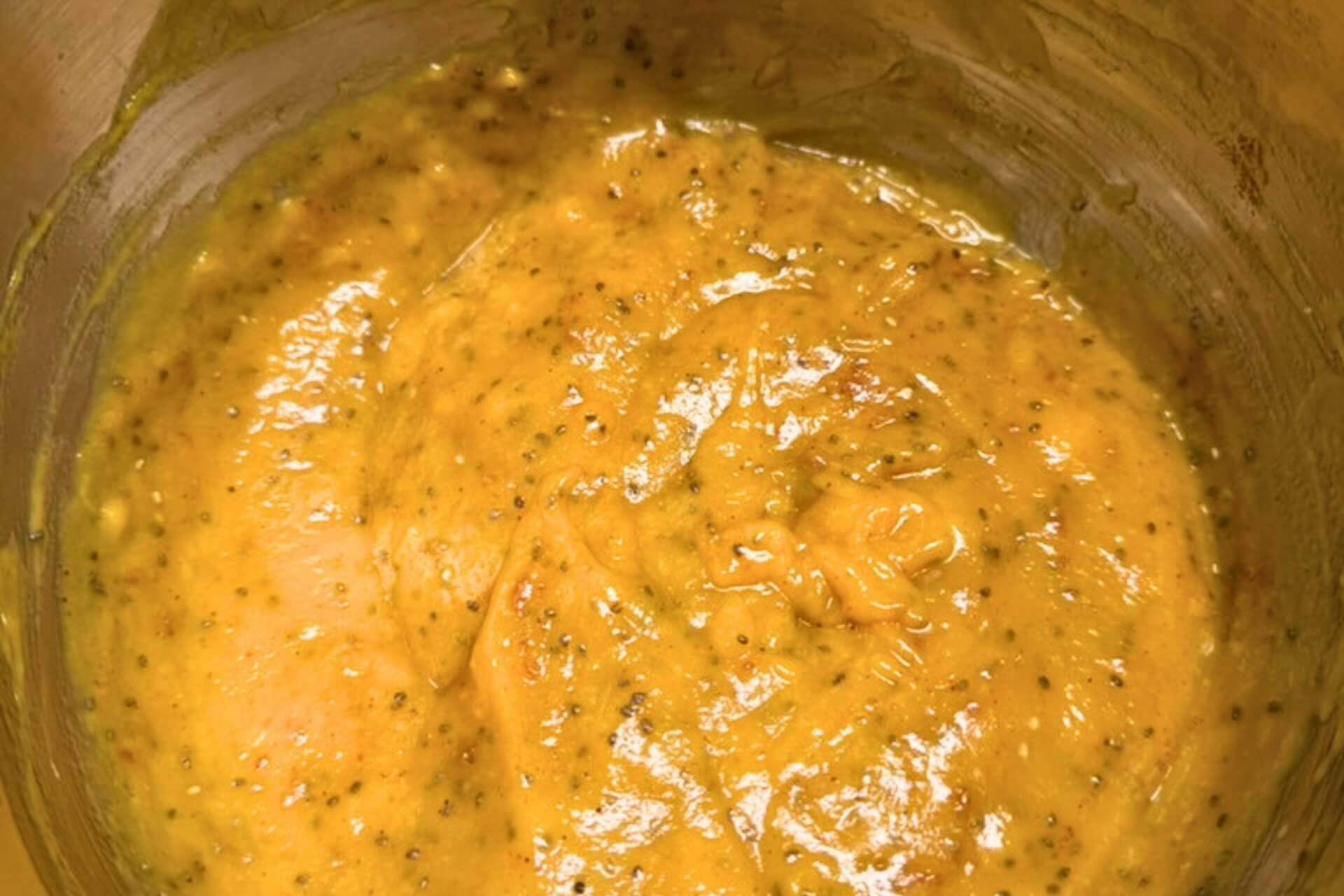mango pulp with chia seeds